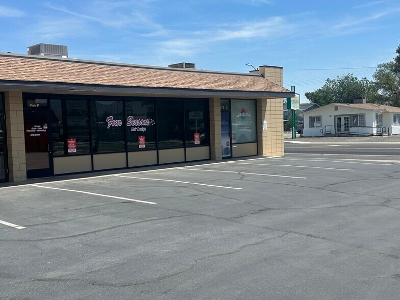 140 E Main St, Fernley, NV à vendre - Photo de l’immeuble – Image 3 sur 10