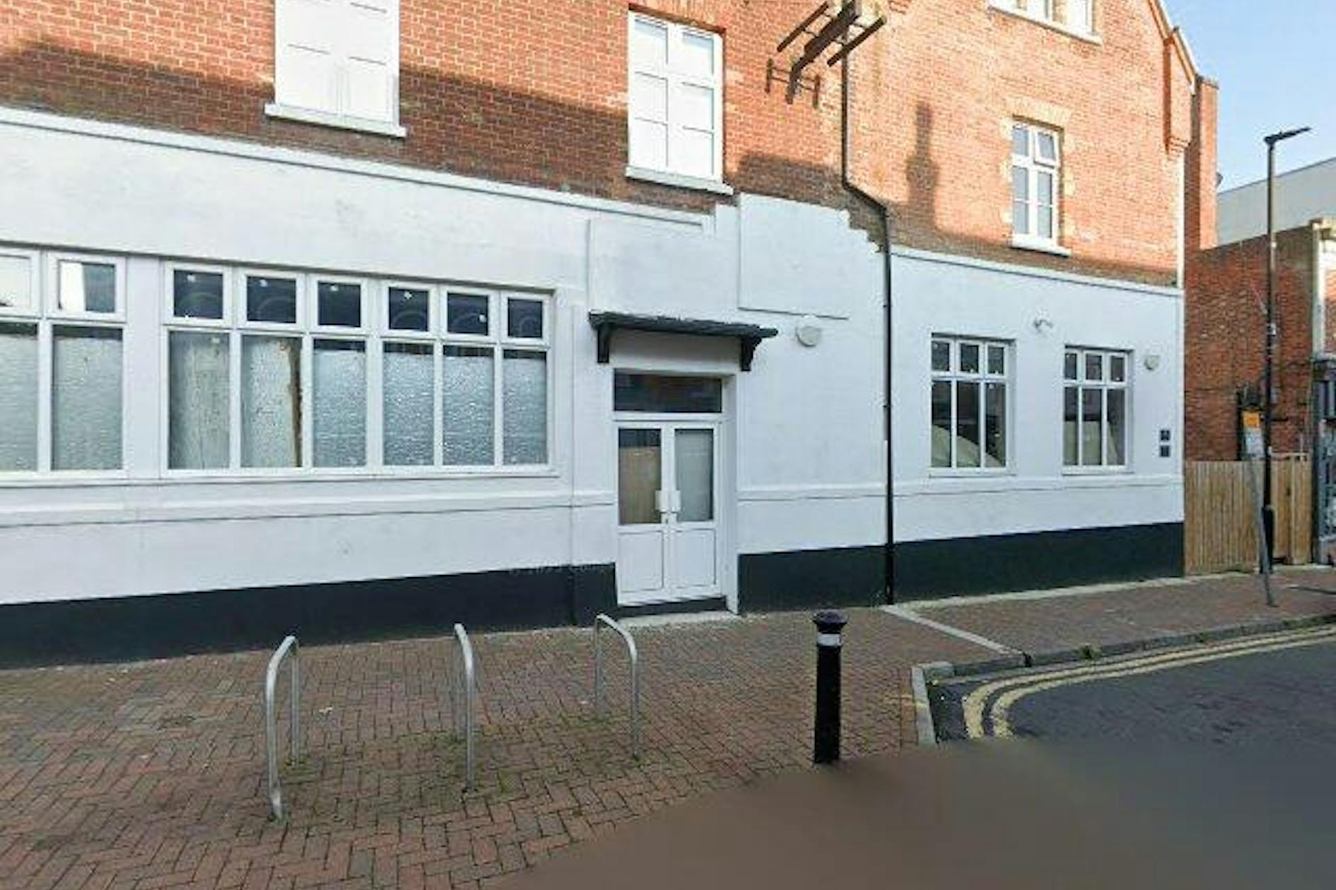 121 London Rd, Camberley à louer Photo de l’immeuble– Image 1 sur 2