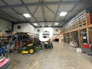 Plus de détails pour Bureau, Industriel/Logistique à louer