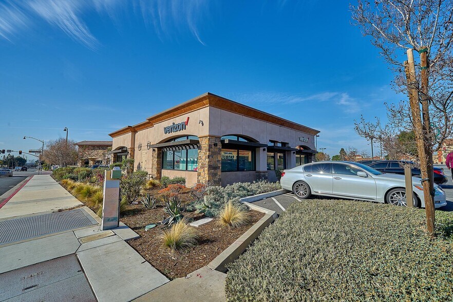 1265 Huntington Dr, Duarte, CA à louer - Photo de l’immeuble – Image 3 sur 11