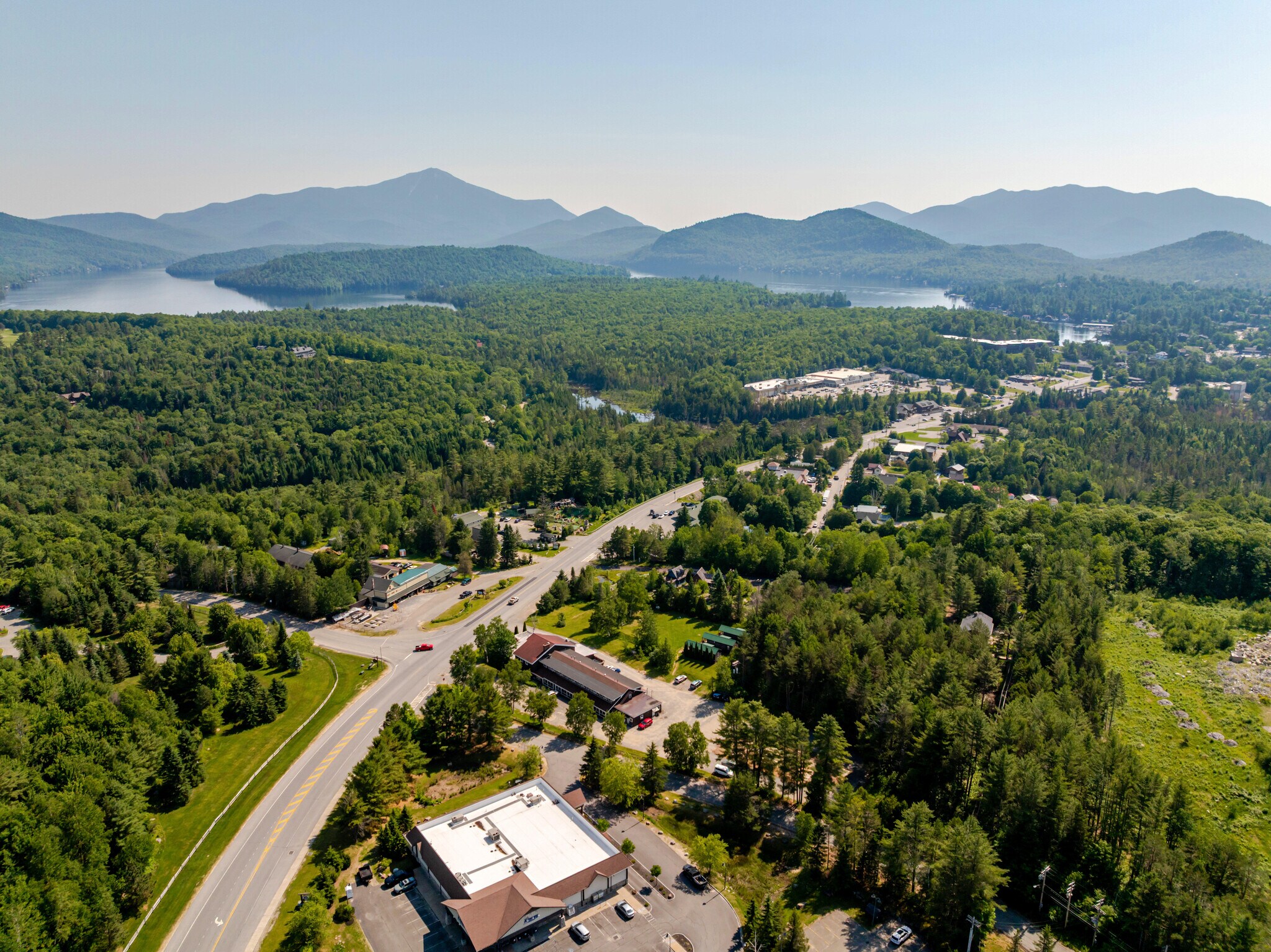 1970 Saranac Ave, Lake Placid, NY à vendre Photo principale– Image 1 sur 2