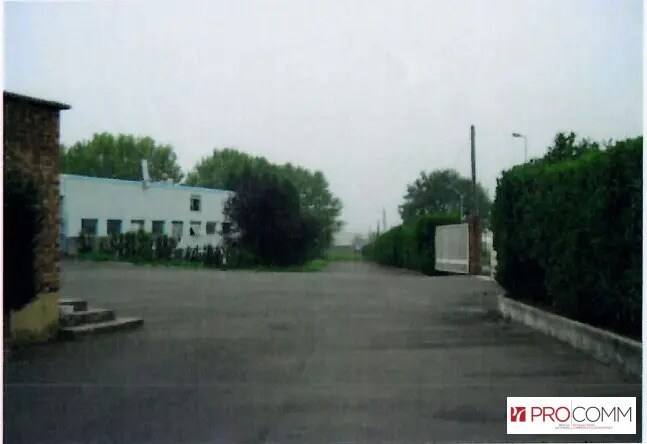 Industriel/Logistique dans Les Mureaux à vendre - Photo de l’immeuble – Image 3 sur 5