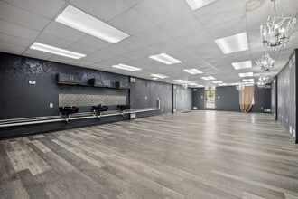 22211 W Warren St, Dearborn Heights, MI à louer Photo intérieure– Image 2 sur 11