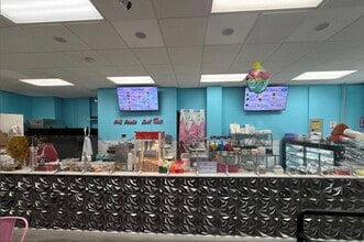 12009 Jamaica Ave, Richmond Hill, NY à louer Photo intérieure– Image 2 sur 6