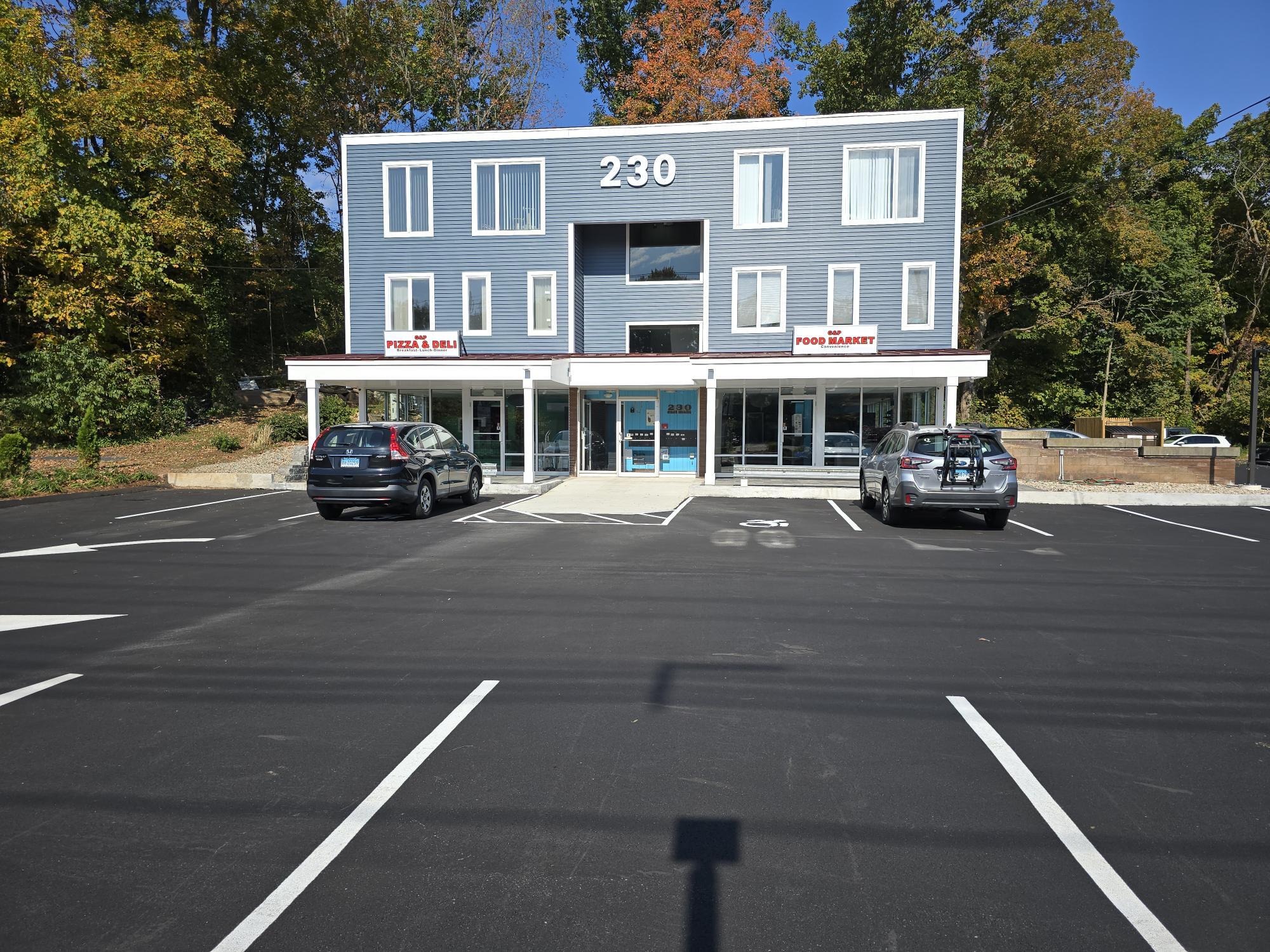 230 E Main St, Branford, CT à louer Photo de l’immeuble– Image 1 sur 11