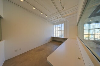 127 E 9th St, Los Angeles, CA à louer Photo intérieure– Image 2 sur 14