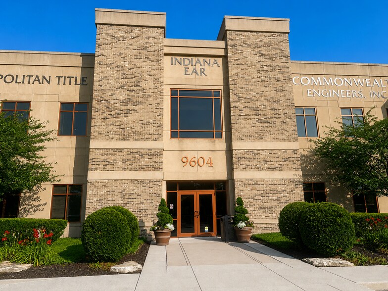 9604 Coldwater Rd, Fort Wayne, IN à louer - Photo de l’immeuble – Image 2 sur 4