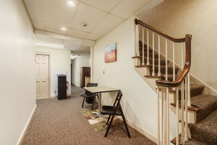 261 W Johnstown Rd, Columbus, OH à louer - Photo de l’immeuble – Image 2 sur 42