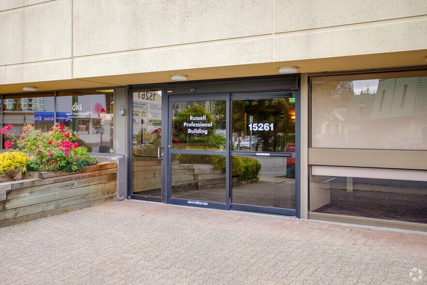 15261 Russel Ave, White Rock, BC à louer - Photo de l’immeuble – Image 3 sur 6