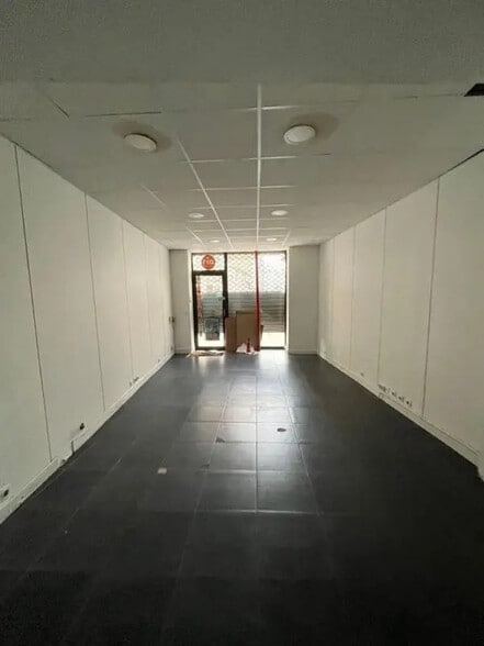 Local commercial dans Paris à louer - Photo intérieure – Image 3 sur 5