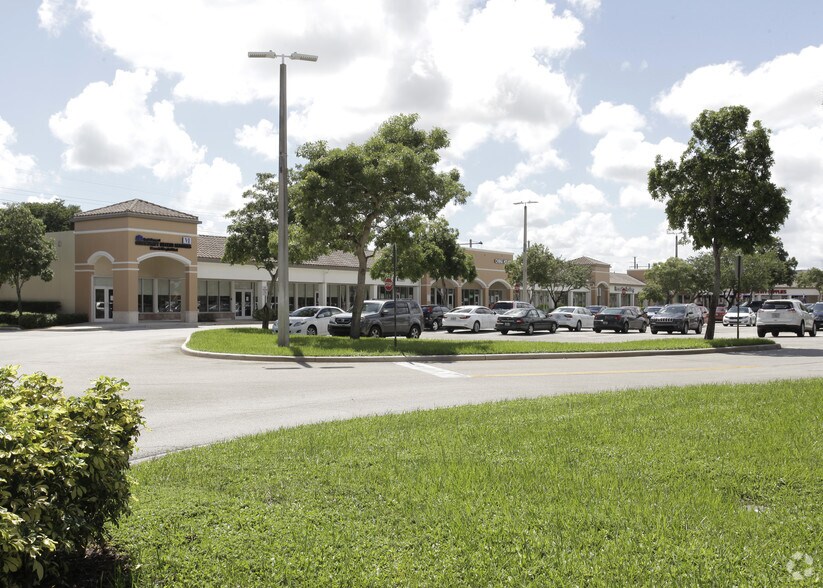 11000 Pembroke Rd, Miramar, FL à louer - Photo de l’immeuble – Image 2 sur 9
