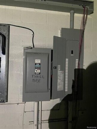 Plus de détails pour 301 S Oakwood, Detroit, MI - Industriel/Logistique à vendre