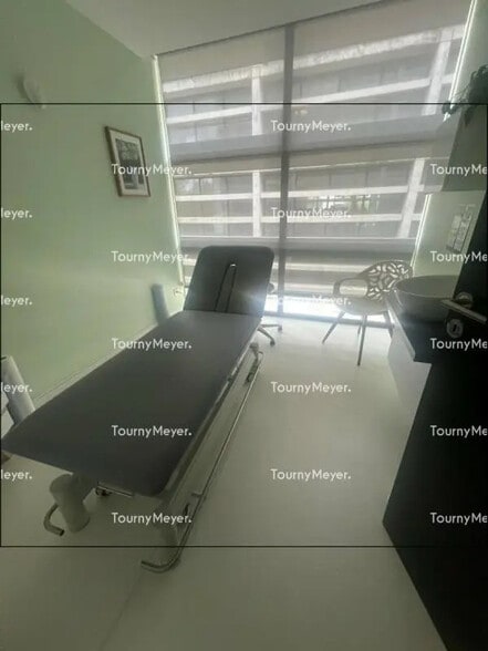 Bureau dans Bayonne à vendre - Photo de l’immeuble – Image 3 sur 8