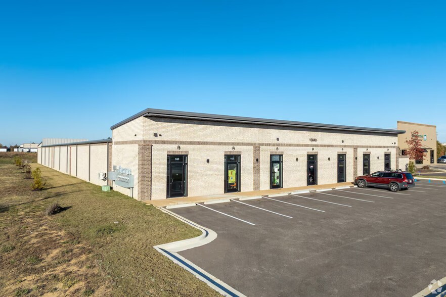 8101 Hacks Cross Rd, Olive Branch, MS à louer - Photo de l’immeuble – Image 2 sur 2