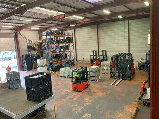 Plus de détails pour Local d'activités à louer