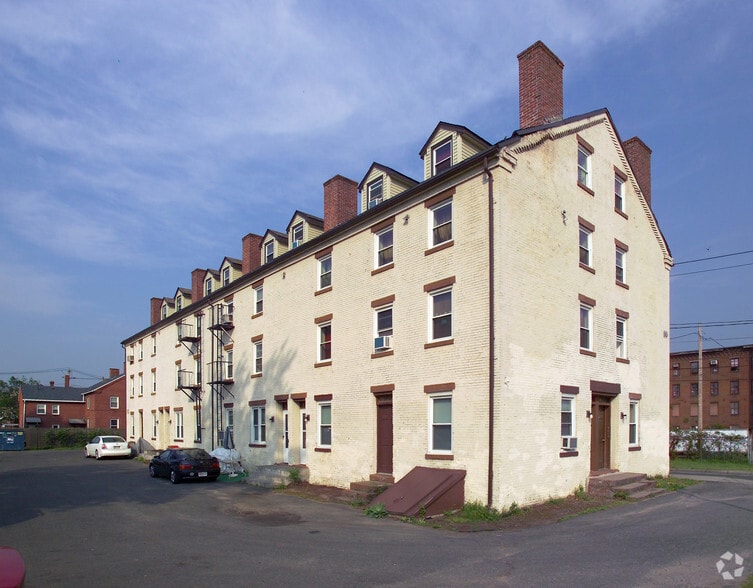 78 Front St, Chicopee, MA à vendre - Photo principale – Image 1 sur 2