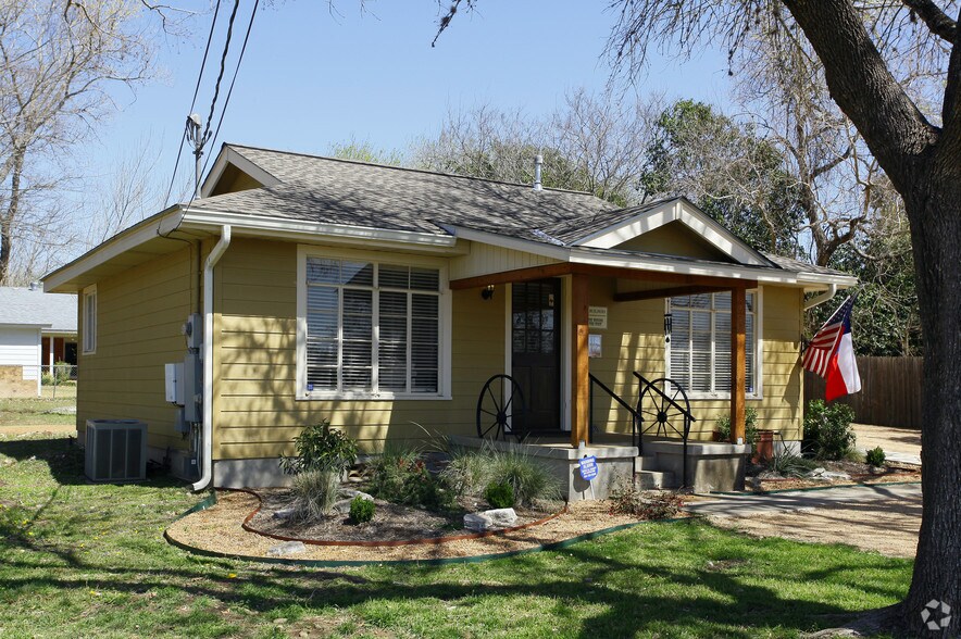 920 E Blanco Rd, Boerne, TX à vendre - Photo de l’immeuble – Image 3 sur 10