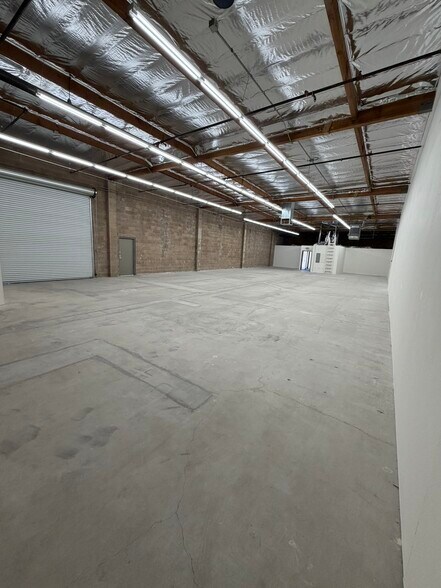 12112-12126 Sherman Way, North Hollywood, CA à louer - Photo de l’immeuble – Image 2 sur 13