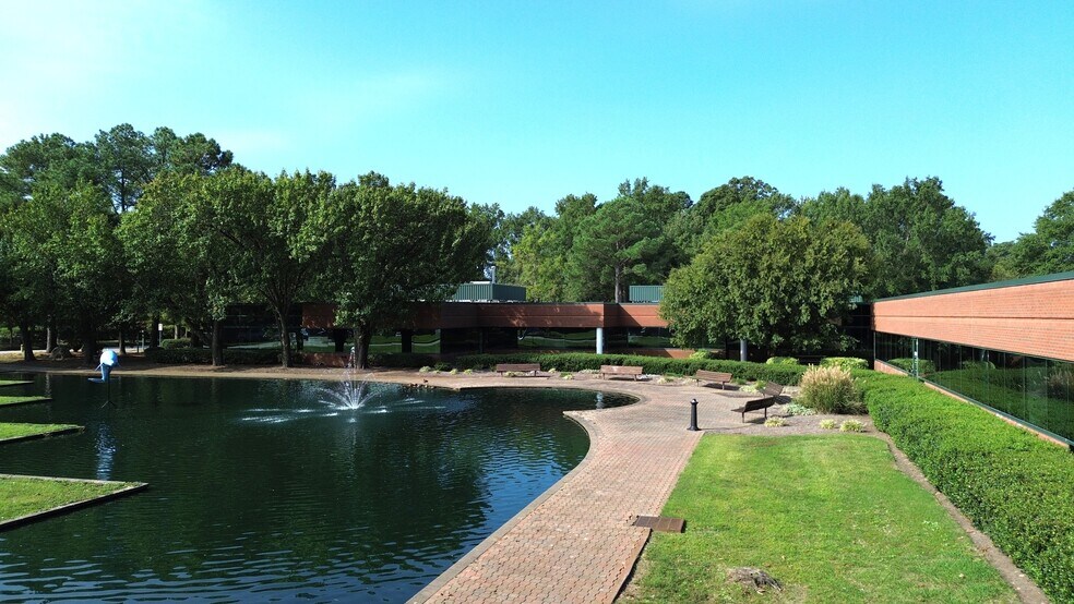5040 Corporate Woods Dr, Virginia Beach, VA à louer - Photo de l’immeuble – Image 3 sur 5