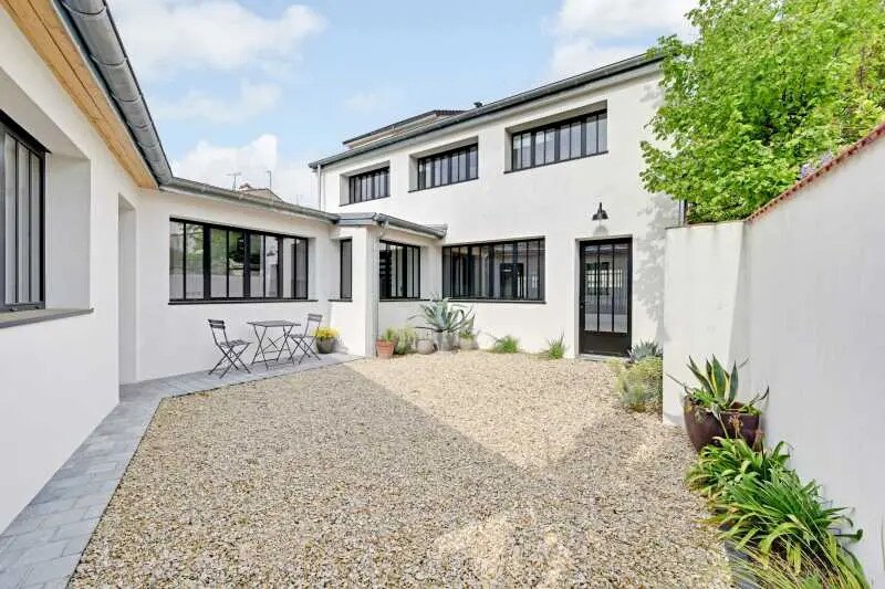 Bureau dans Arcueil à louer - Photo de l’immeuble – Image 1 sur 14