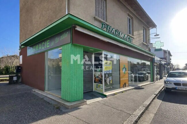 Plus de détails pour 125 Rue Commandant Charcot, Sainte-Foy-lès-Lyon - Local commercial à louer