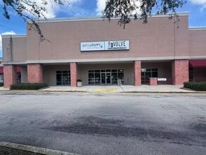 100-400 N Entrance Rd, Sanford, FL à louer Photo de l’immeuble– Image 1 sur 10