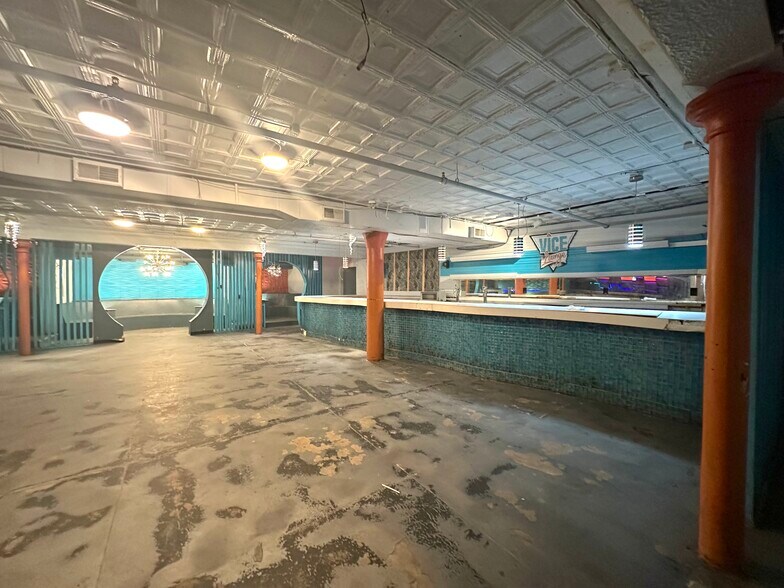 109 W Broughton St, Savannah, GA à louer - Photo de l’immeuble – Image 3 sur 11