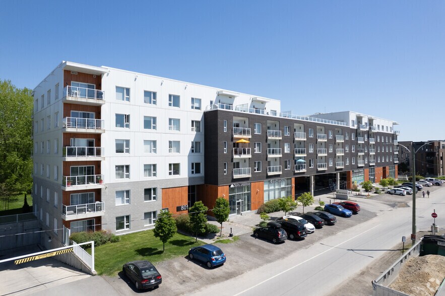 801-911 Av Pierre-Dansereau, Terrebonne, QC à louer - Photo de l’immeuble – Image 1 sur 4