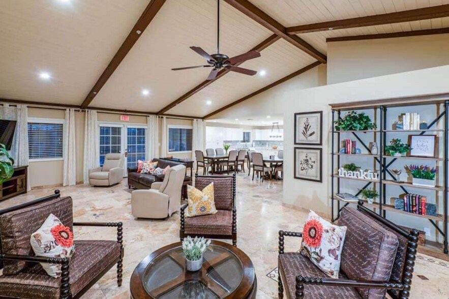 8501 E Camino Vivaz, Scottsdale, AZ à vendre - Photo de l’immeuble – Image 3 sur 5
