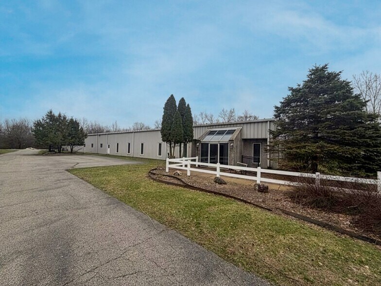 54320 Pine Rd, South Bend, IN à vendre - Photo de l’immeuble – Image 2 sur 12