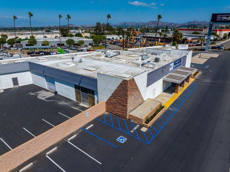 1450-1456 Pomona Rd., Corona, CA à louer - Photo de l’immeuble – Image 2 sur 12