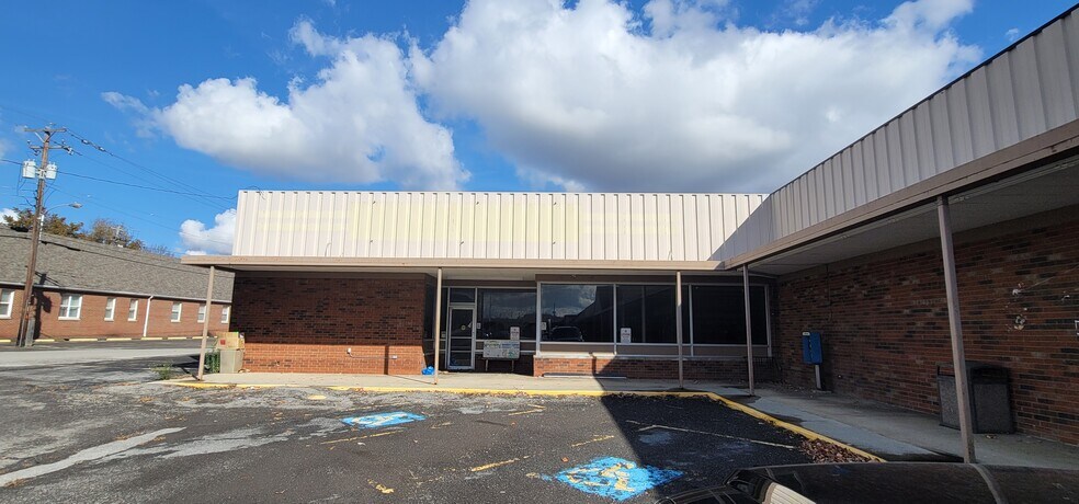 470 Hotchkiss St, Campbellsville, KY à vendre - Photo de l’immeuble – Image 2 sur 8