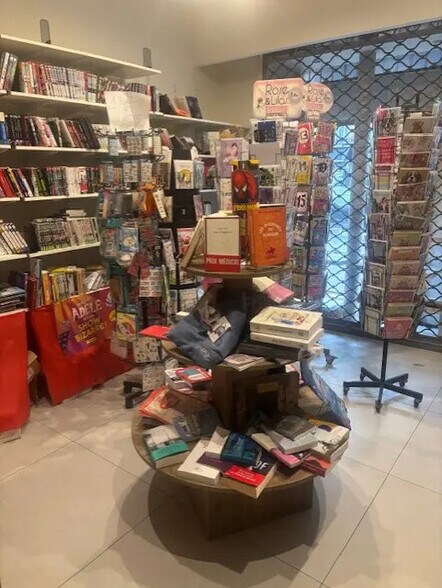 Local commercial dans Paris à louer - Photo intérieure – Image 2 sur 9