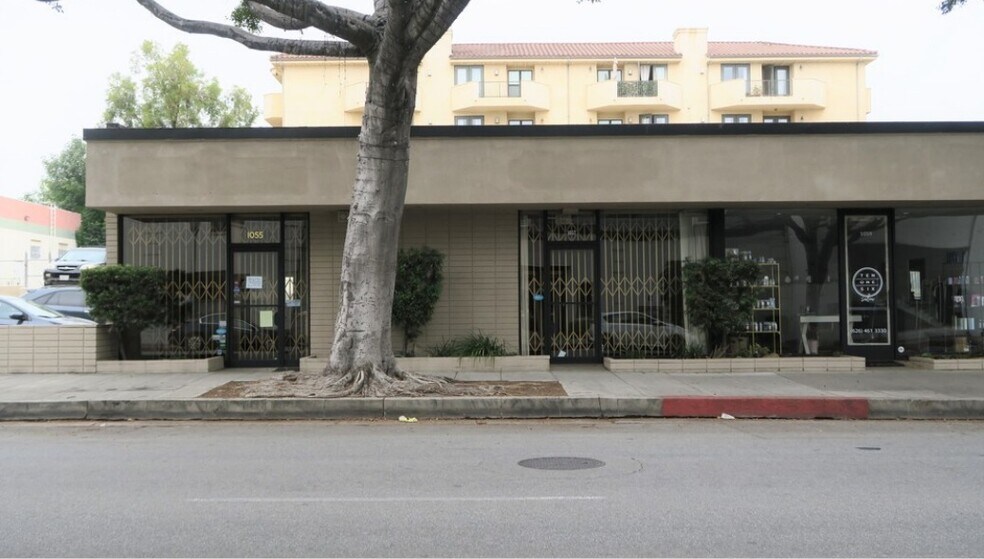 1055-1065 E Green St, Pasadena, CA à louer - Photo de l’immeuble – Image 3 sur 6