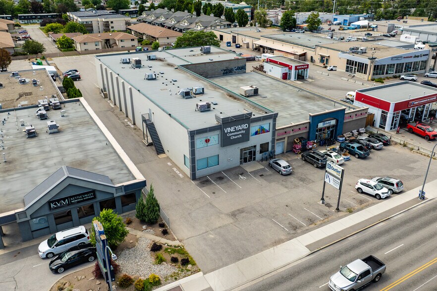 1825 Main St, Penticton, BC à louer - Photo de l’immeuble – Image 3 sur 6
