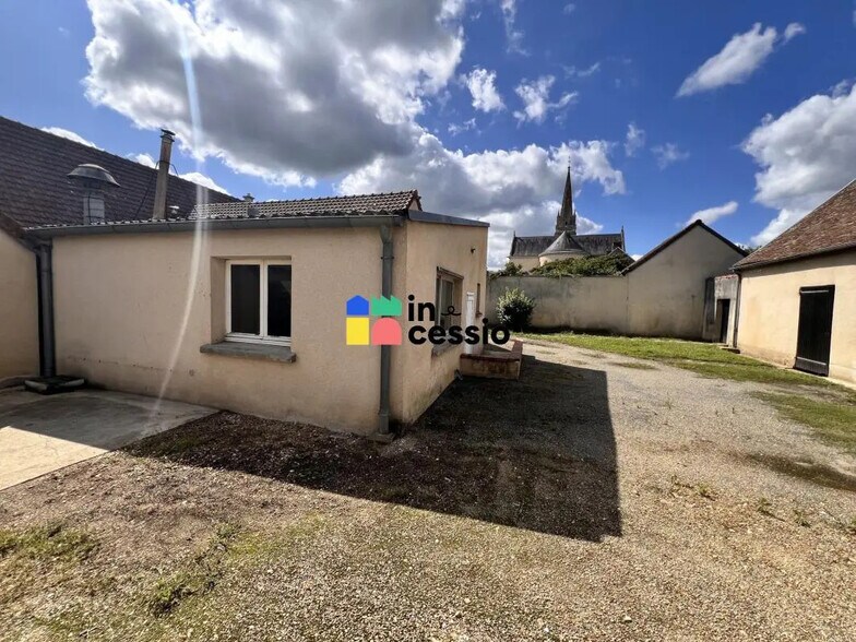 Local commercial dans Laigné-en-Belin à vendre - Photo de l’immeuble – Image 2 sur 2