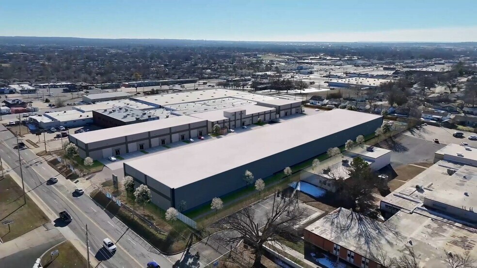 6240 E 15th St, Tulsa, OK à louer - Vidéo sur l’annonce professionnelle – Image 2 sur 43