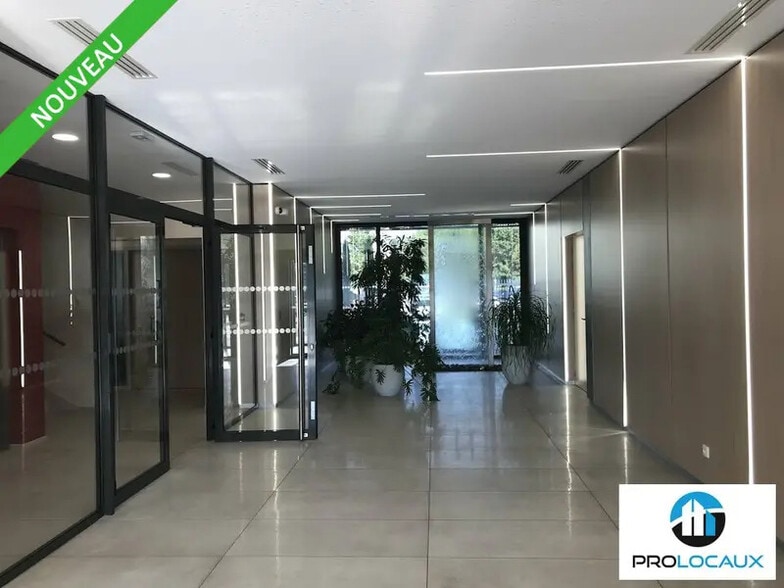 Bureau dans Compiègne à vendre - Hall d’entrée – Image 2 sur 5