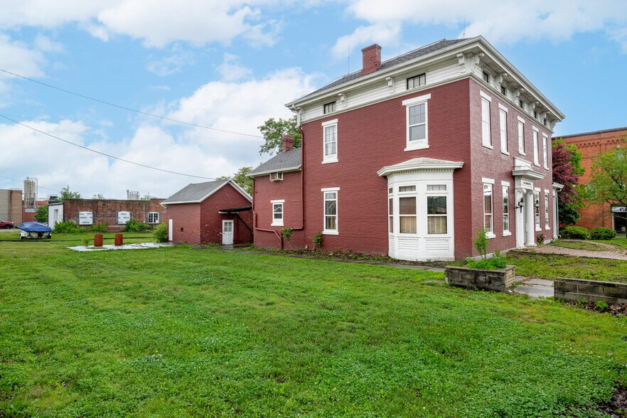 405 E Spring St, Saint Marys, OH à vendre - Photo de l’immeuble – Image 3 sur 28