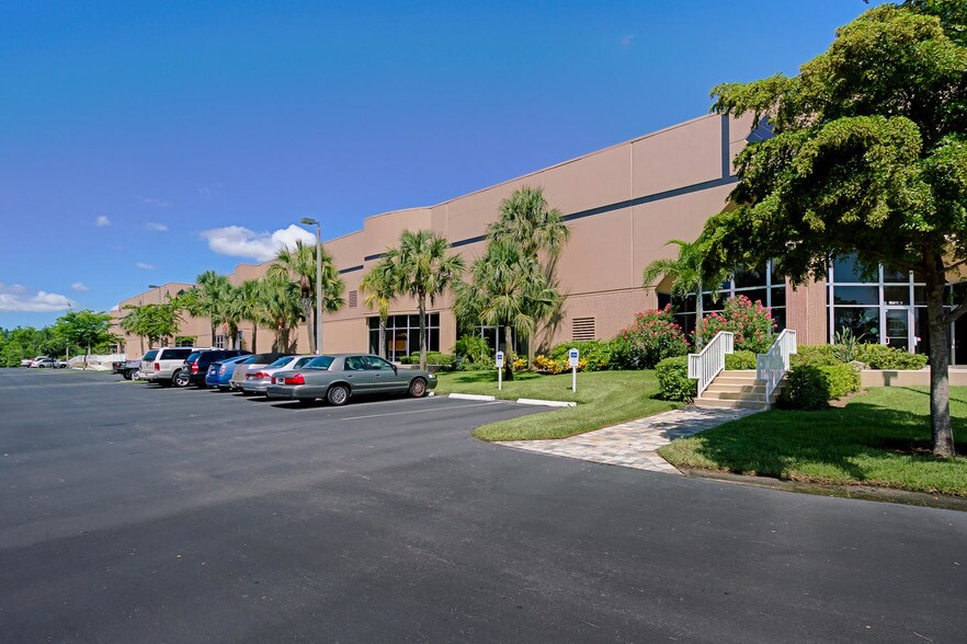 13830 Jetport Commerce Pky, Fort Myers, FL à louer - Autre – Image 3 sur 37
