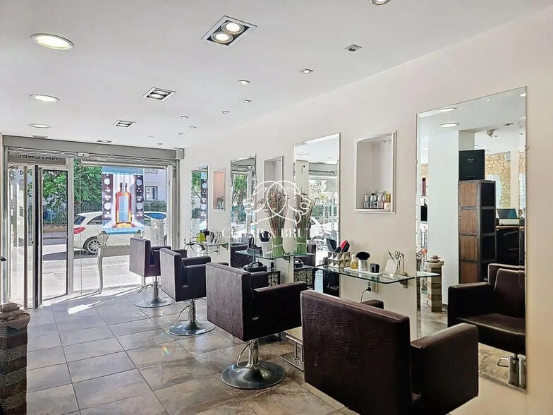 Local commercial dans Villeurbanne à louer - Photo de l’immeuble – Image 3 sur 9