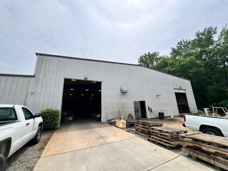 1825 Rocky River Rd, Monroe, NC à louer - Photo de l’immeuble – Image 2 sur 13