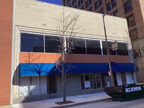 616 Madison Ave, Toledo, OH à louer Photo de l’immeuble– Image 1 sur 4