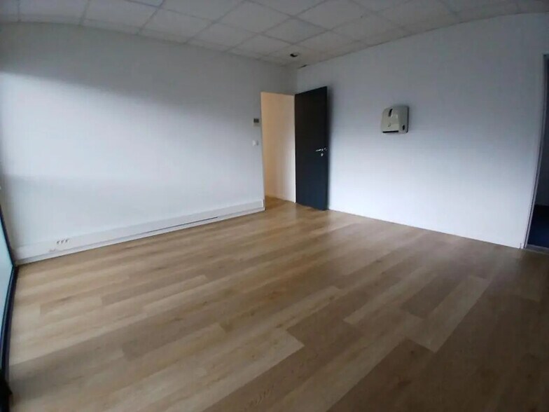 Bureau dans Vannes à louer - Photo de l’immeuble – Image 3 sur 4