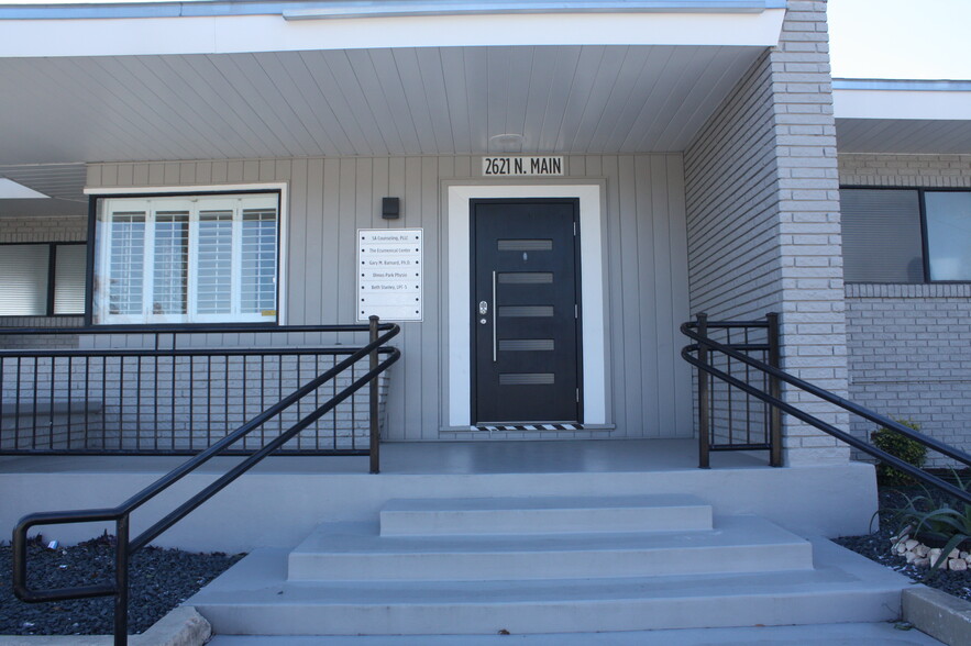 2621 N Main Ave, San Antonio, TX à louer - Photo de l’immeuble – Image 3 sur 11