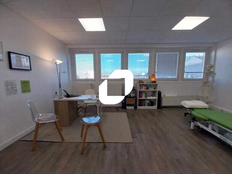 Bureau dans Maurepas à louer - Photo intérieure – Image 2 sur 5