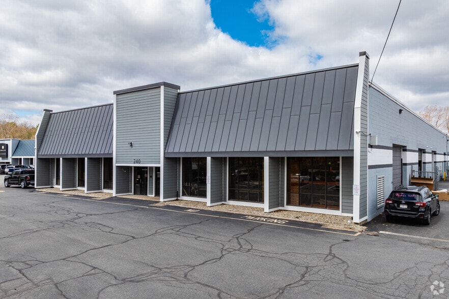 240 Eliot St, Ashland, MA à louer - Photo principale – Image 1 sur 4