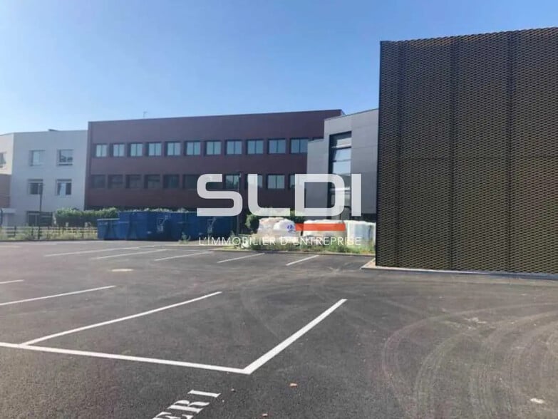 Bureau dans Villefranche-sur-Saône à louer - Photo de l’immeuble – Image 1 sur 9