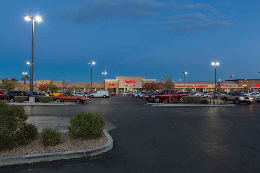 5545 Camino Al Norte St, North Las Vegas, NV à louer - Photo de l’immeuble – Image 3 sur 5