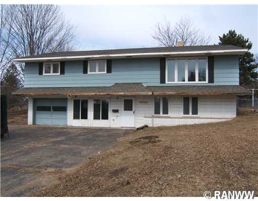 2328 N Hillcrest Pky, Altoona, WI à vendre - Photo principale – Image 2 sur 29